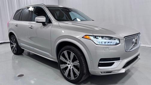 Silver Dawn Metallic 2023 Volvo XC90 B6 Ultimate 6-Seater