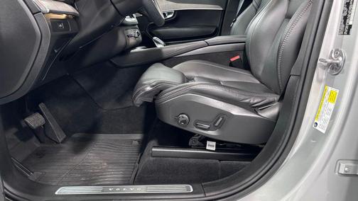 Silver Dawn Metallic 2023 Volvo XC90 B6 Ultimate 6-Seater