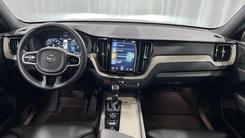 Silver Dawn Metallic 2023 Volvo XC90 B6 Ultimate 6-Seater