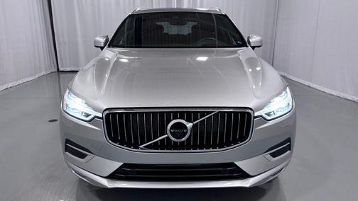 Silver Dawn Metallic 2023 Volvo XC90 B6 Ultimate 6-Seater