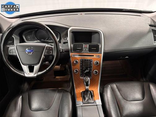 2017 Volvo XC60 T5 Inscription