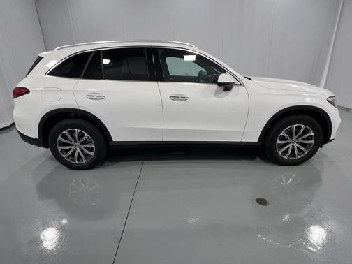2025 Mercedes-Benz GLC 300 4MATIC