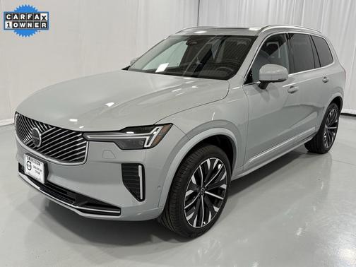 2025 Volvo XC90 B5 Plus 7-Seater