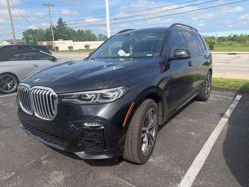Black Sapphire Metallic 2019 BMW X7 xDrive40i