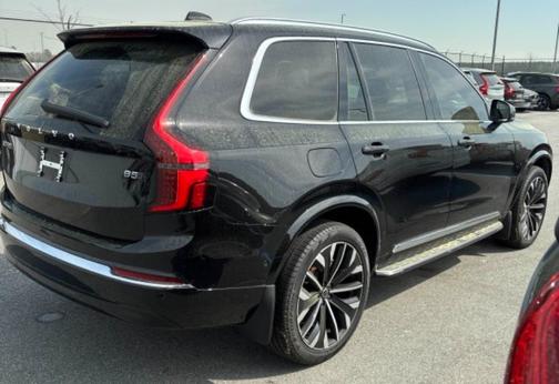Onyx Black 2025 Volvo XC90 B5 Plus 7-Seater