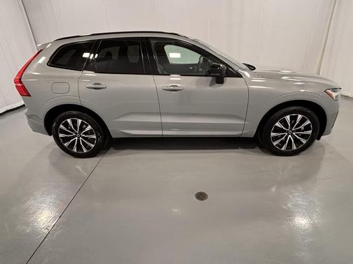 2025 Volvo XC60 B5 Core