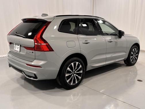 2025 Volvo XC60 B5 Core