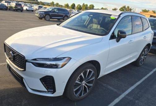 2025 Volvo XC60 B5 Plus