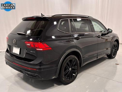 2022 Volkswagen Tiguan 2.0T SE R-Line Black 4MOTION