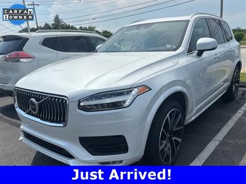 2020 Volvo XC90 T6 Momentum