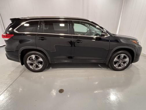 2019 Toyota Highlander Limited Platinum