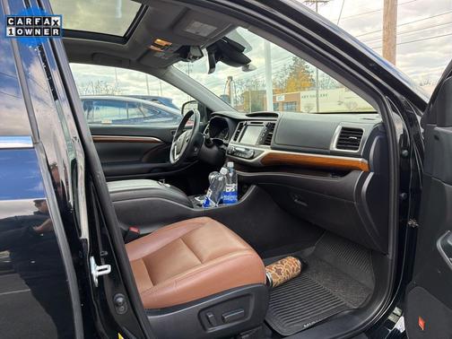 2019 Toyota Highlander Limited Platinum