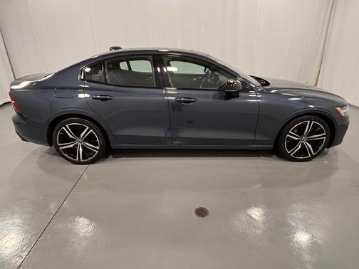 2021 Volvo S60 T6 R-Design