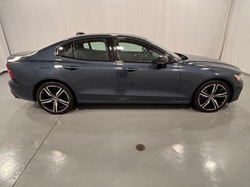 2021 Volvo S60 T6 R-Design