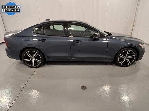 2021 Volvo S60 T6 R-Design