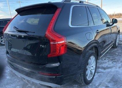 2016 Volvo XC90 T6 Momentum