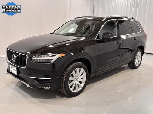 2016 Volvo XC90 T6 Momentum