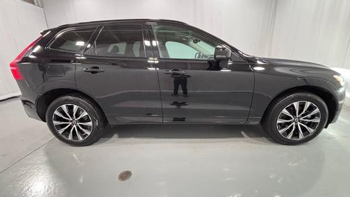 Onyx Black 2025 Volvo XC60 B5 Core