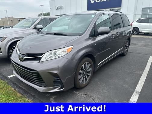 2018 Toyota Sienna LE