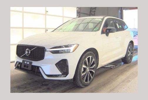 2025 Volvo XC60 B5 Plus