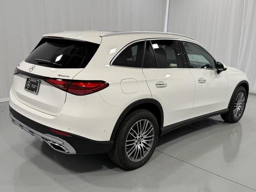 2026 Mercedes-Benz GLC 300 4MATIC
