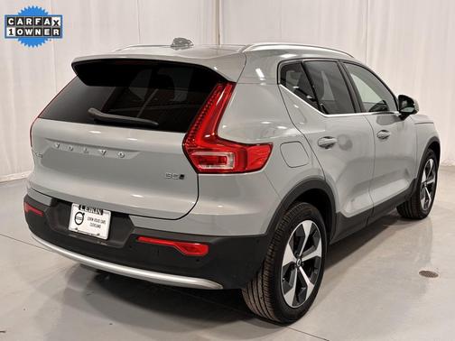 2025 Volvo XC40 B5 Plus Bright Theme