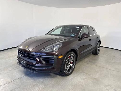 Copper Ruby Metallic 2024 Porsche Macan