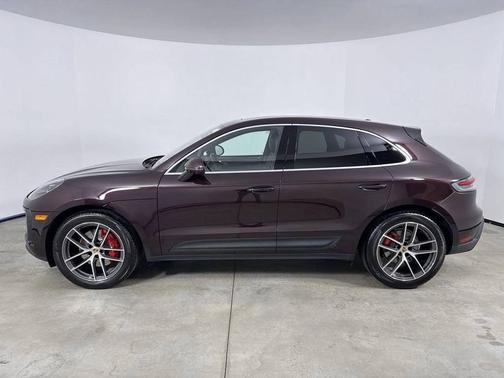 Copper Ruby Metallic 2024 Porsche Macan