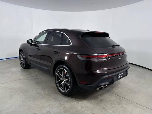 Copper Ruby Metallic 2024 Porsche Macan