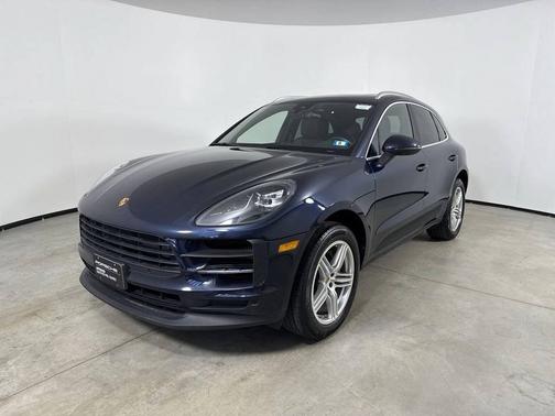 Night Blue Metallic 2021 Porsche Macan
