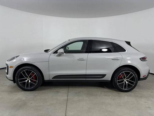 Chalk 2024 Porsche Macan
