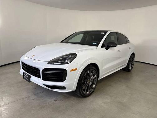 Carrara White Metallic 2023 Porsche Cayenne