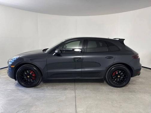 2017 Porsche Macan 