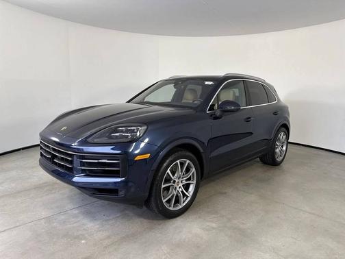 Algarve Blue Metallic 2026 Porsche Cayenne