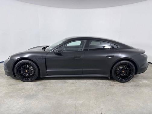 2025 Porsche Taycan 