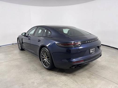 Night Blue Metallic 2018 Porsche Panamera