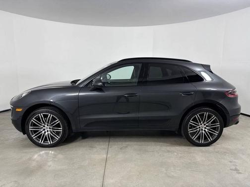 Vulcano Gray Metallic 2017 Porsche Macan