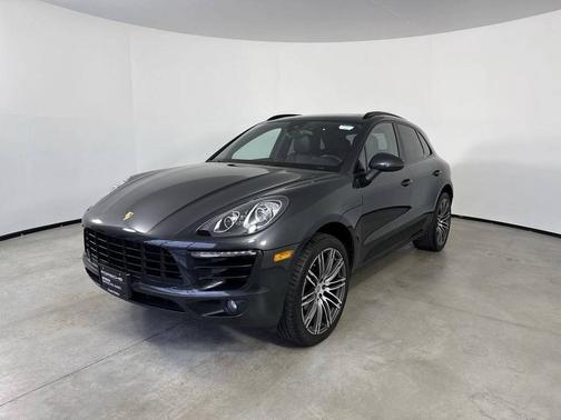 Vulcano Gray Metallic 2017 Porsche Macan