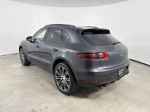 Vulcano Gray Metallic 2017 Porsche Macan