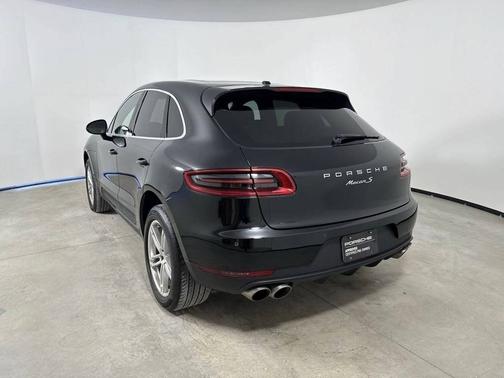 2016 Porsche Macan 