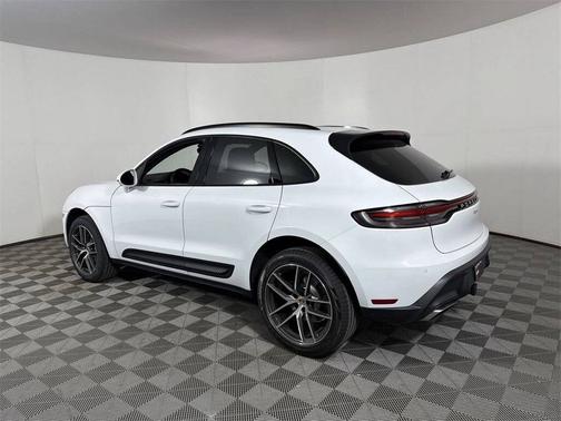 2025 Porsche Macan 