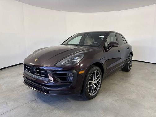 Copper Ruby Metallic 2023 Porsche Macan