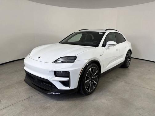 White 2025 Porsche Macan