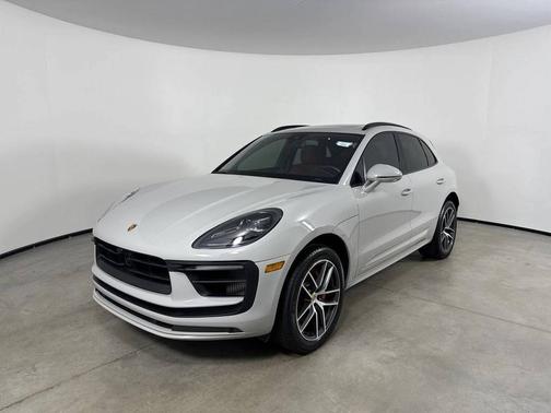 Chalk 2023 Porsche Macan