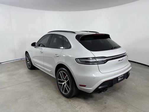 Chalk 2023 Porsche Macan