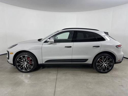 Chalk 2023 Porsche Macan