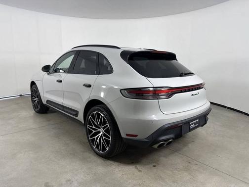 Chalk 2023 Porsche Macan