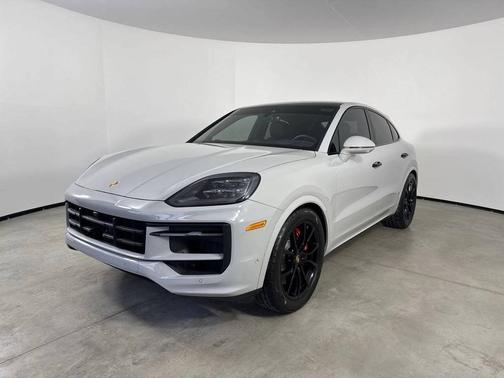 Chalk 2025 Porsche Cayenne