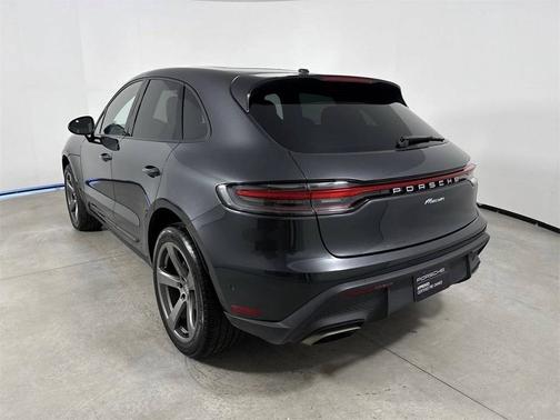 2025 Porsche Macan 