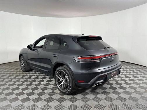 2025 Porsche Macan 